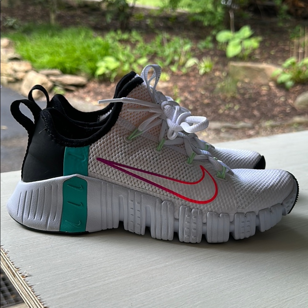 Women’s Nike shoes (never worn)